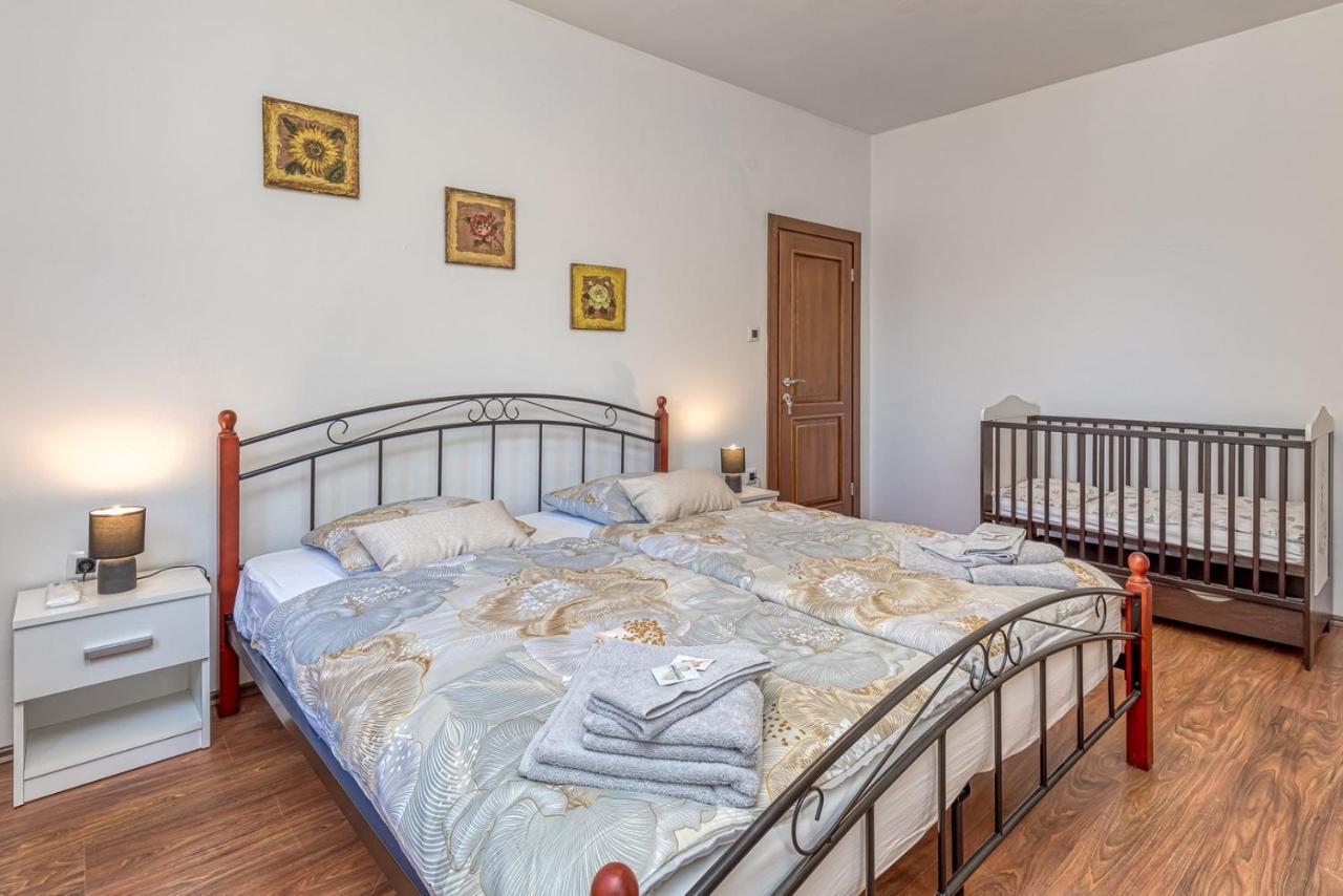 Villa Agatta With Private Pool Smoljanci Zewnętrze zdjęcie