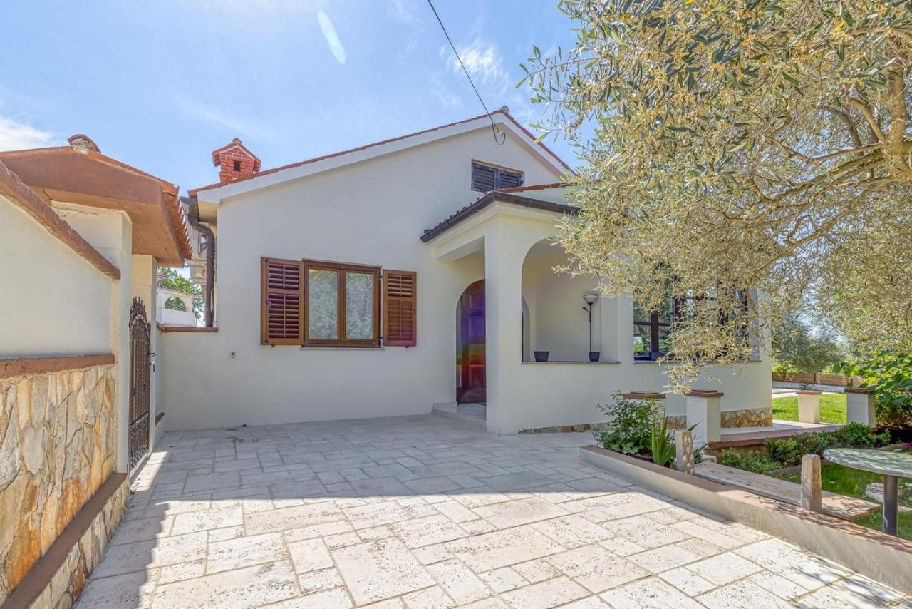 Villa Agatta With Private Pool Smoljanci Zewnętrze zdjęcie