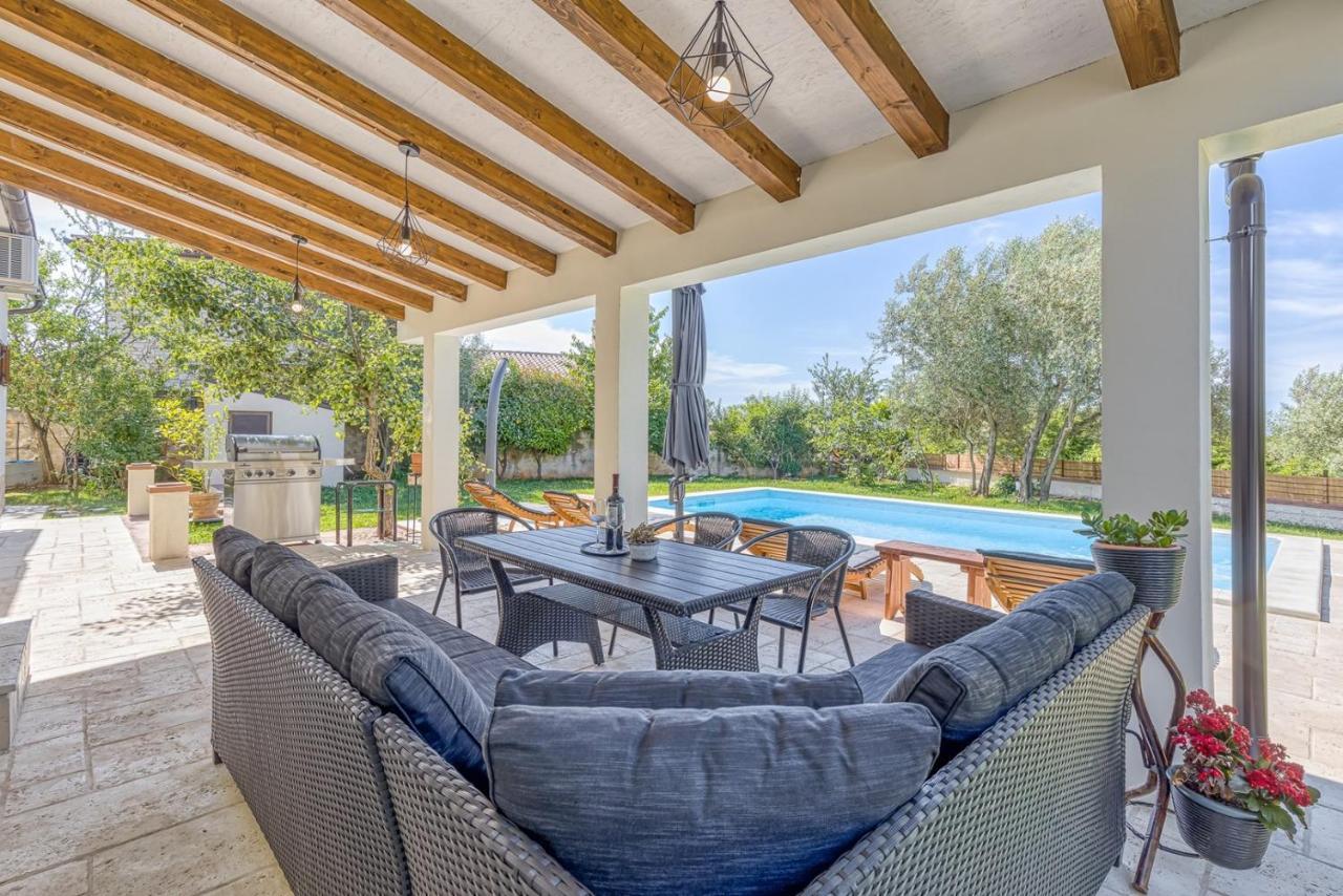 Villa Agatta With Private Pool Smoljanci Zewnętrze zdjęcie