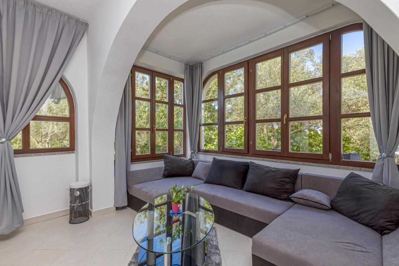Villa Agatta With Private Pool Smoljanci Zewnętrze zdjęcie