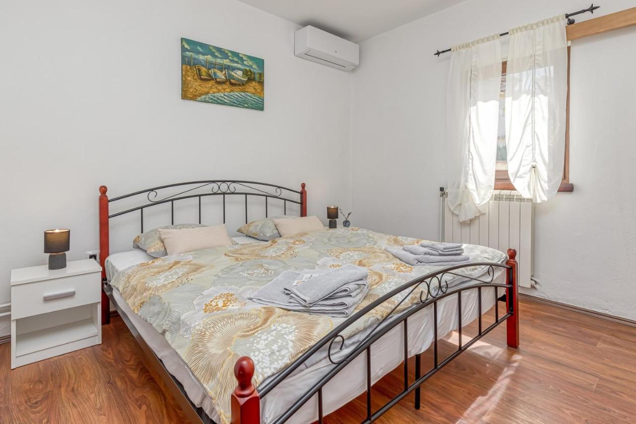 Villa Agatta With Private Pool Smoljanci Zewnętrze zdjęcie